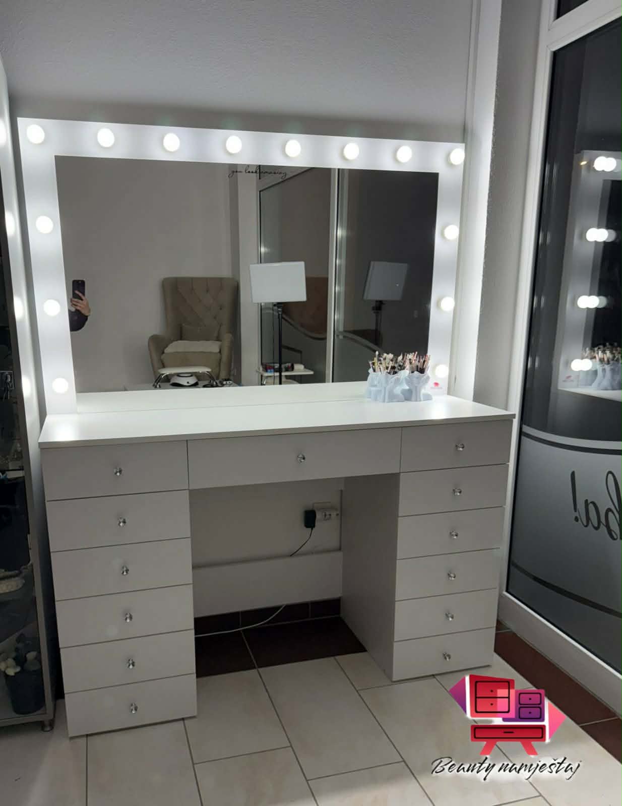 Sto za sminkanje Diamant